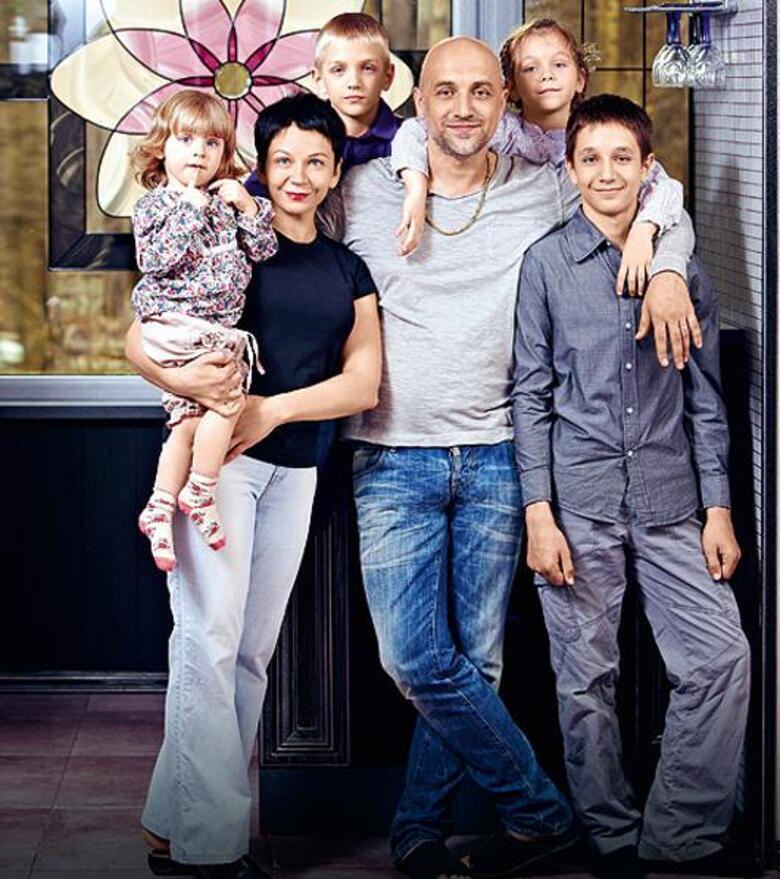 Захар Прилепин с женой и детьми. Фото: личный архив Захара Прилепина.