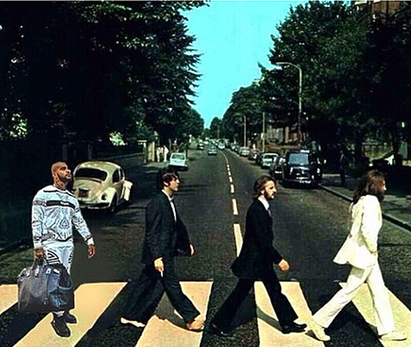 А вот оказаться на одной дороге с Ливерпульской четверкой рэперу понравилось. Фото: Instagram.com/timatiofficial.