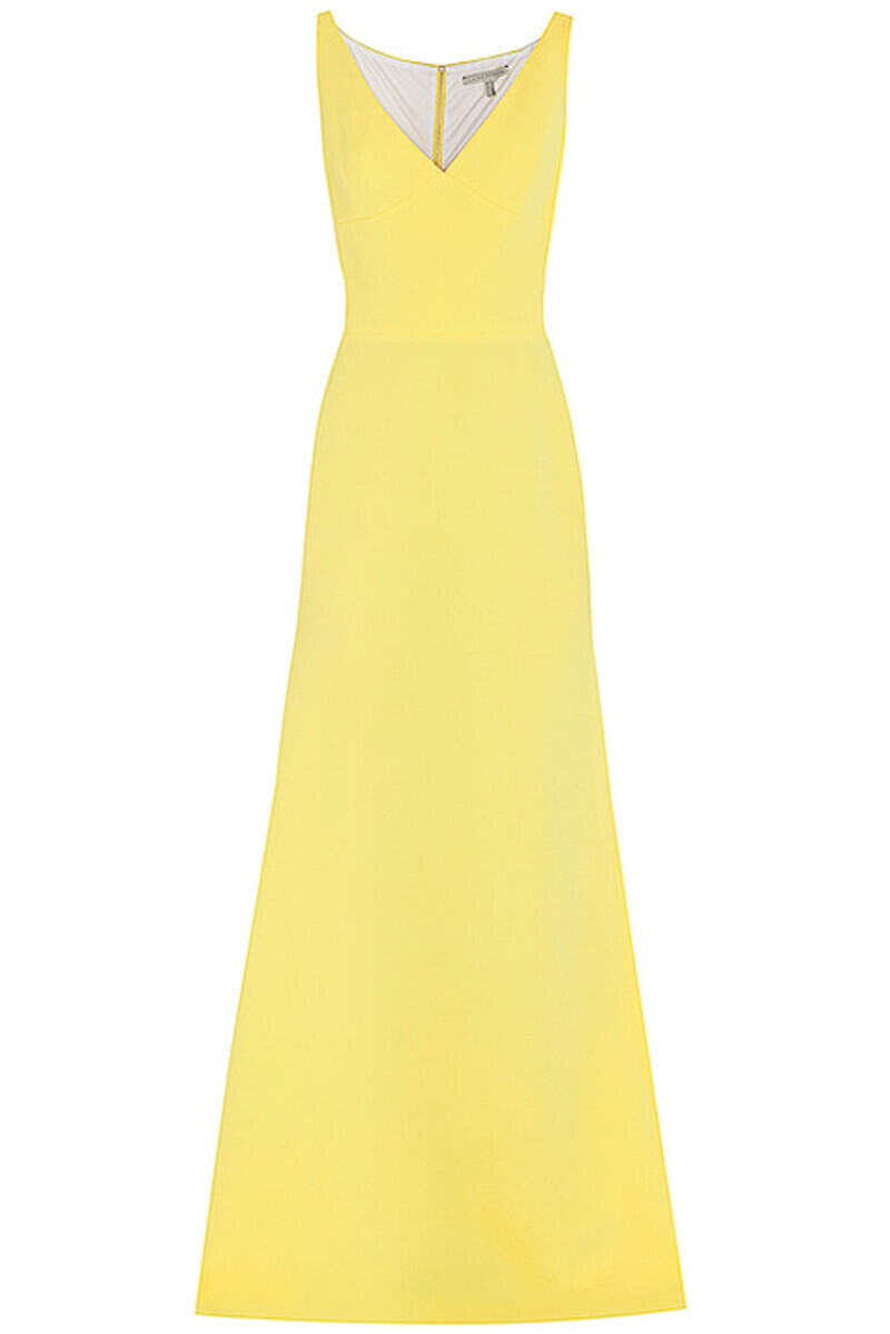 Платье от VICTORIA BECKHAM. Фото: материалы пресс-служб.