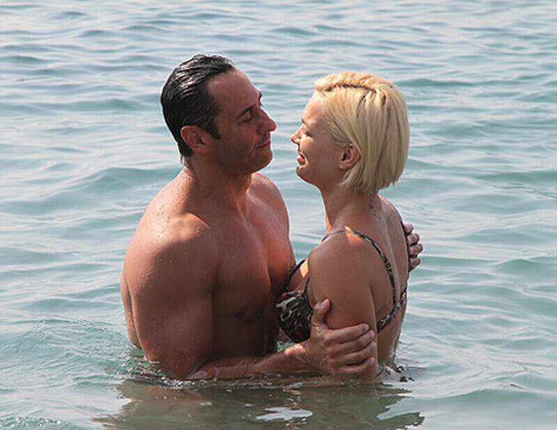 Несмотря на то, что Стас и Юля состоят в браке уже 8 лет, ведут они себя как молодожены.