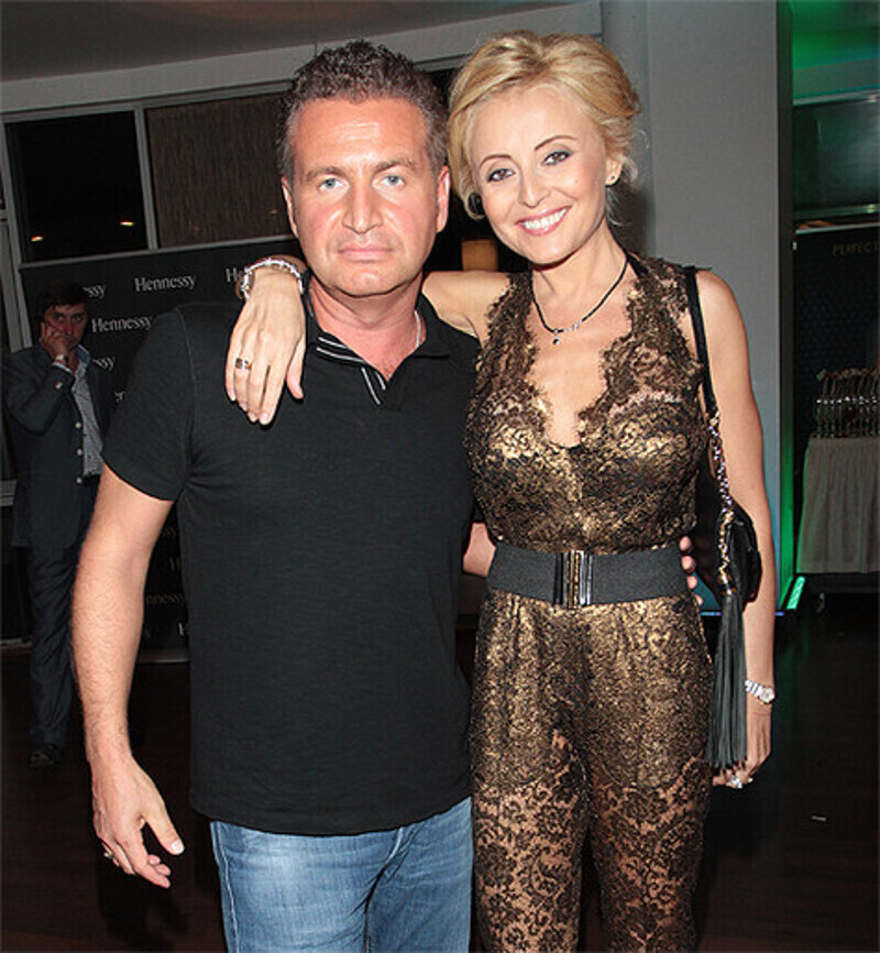 Ключи от квартиры в новом доме Леонид Агутин торжественно преподнес своей жене Анжелике Варум в новогоднюю ночь. Но дом так и не был сдан.