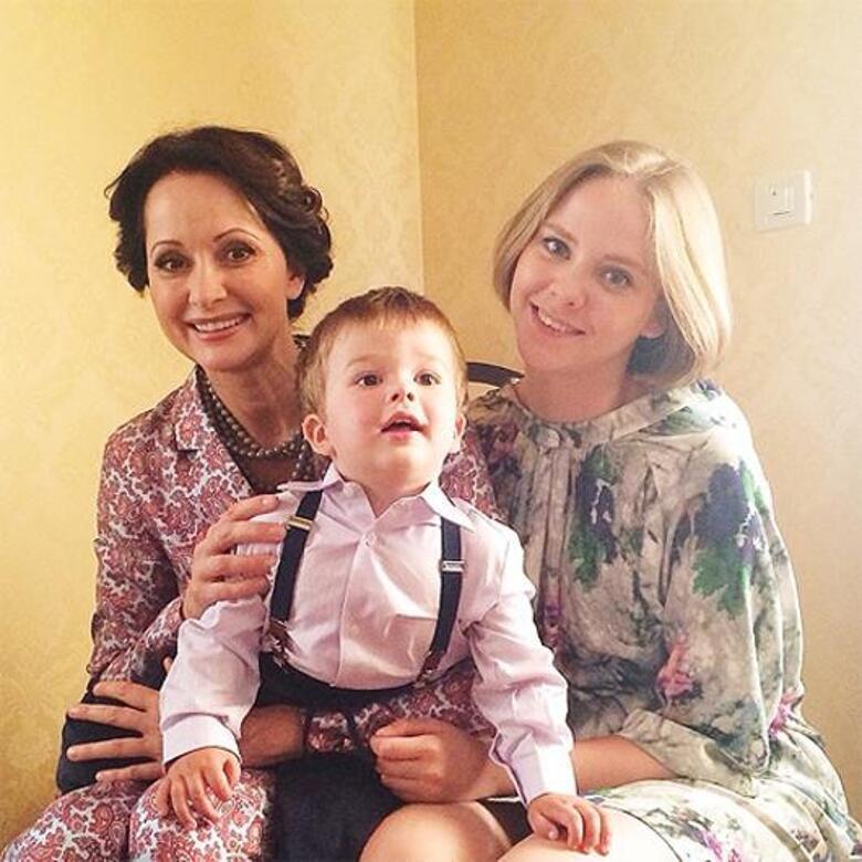 Ольга Кабо с сыном и дочерью. Фото: Instagram.com/kabo_olga.