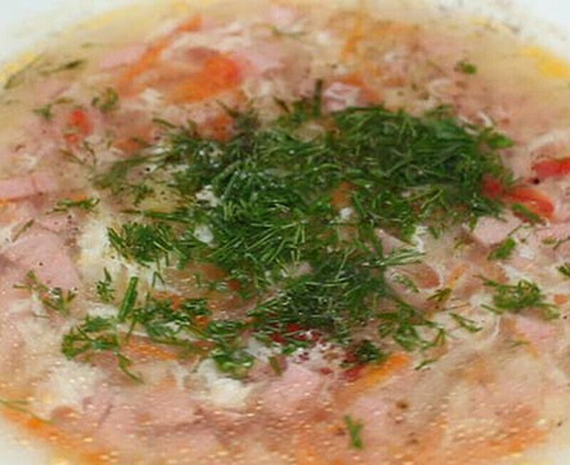 Суп с докторской колбасой. Фото: материалы пресс-служб.