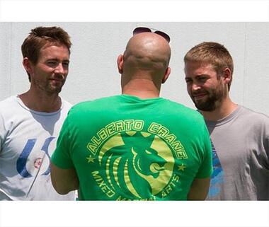 Вин Дизель с братьями Пола Уокера. Фото: Facebook.com.