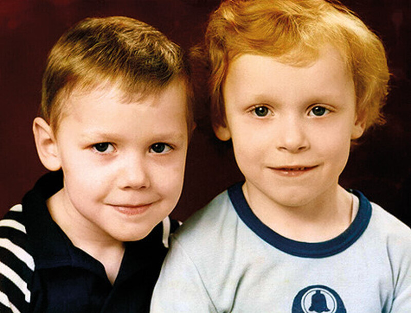 Благодаря родителям Андрей, Сергей и Илья с семи лет играли эпизодические роли в театре Натальи Бондарчук и в «Современнике». Фото: семейный архив братьев Сафроновых.