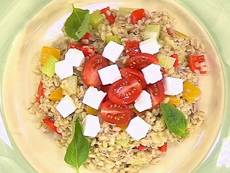 Перловая каша с овощами и сыром «Фетаки». Фото: материалы пресс-служб.