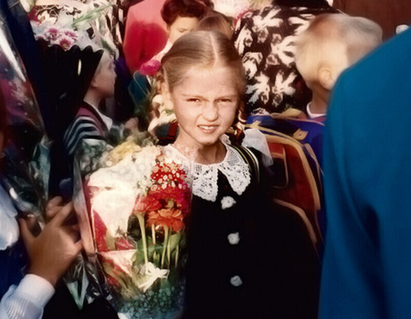 В школе будущая актриса училась отлично. По результатам олимпиад ее даже зачислили в Московский строительный университет без экзаменов. Фото: личный архив Анны Михайловской.