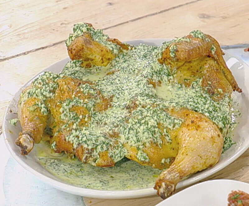 Цыпленок по-грузински. Фото: материалы пресс-служб.