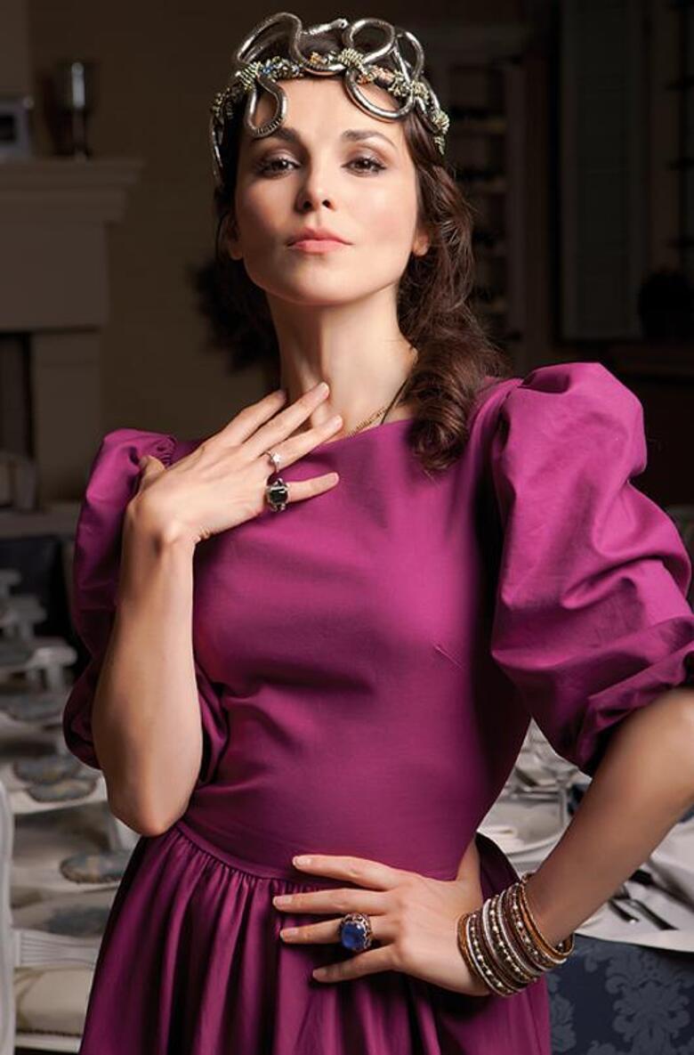 Сати Казанова. Макияж и прически: Елена Нефедова.