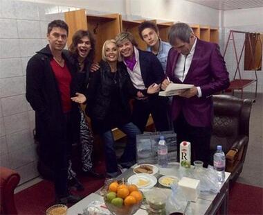 Лайма Вайкуле, Бари Алибасов и группа "На-на". Фото: Twitter.com.