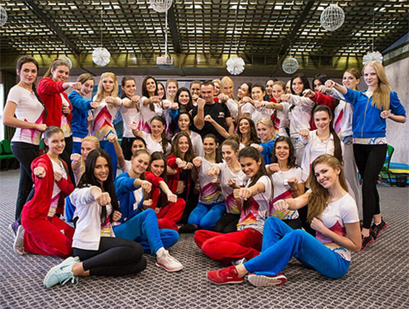 Участницы «Мисс России-2014» освоили основы самозащиты. Фото: материалы пресс-служб.