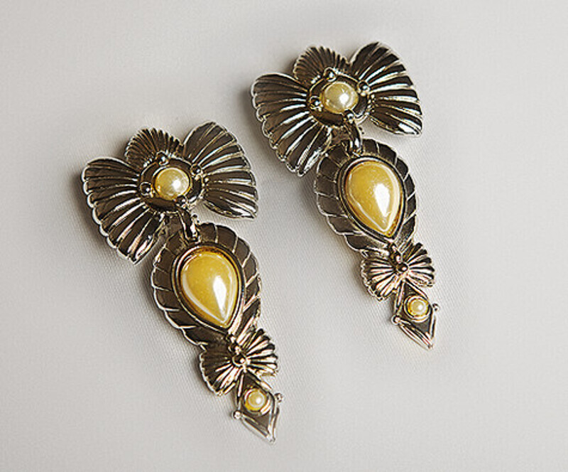 Эти винтажные серьги – трофей из Милана. Фото: Сергей Козловский.