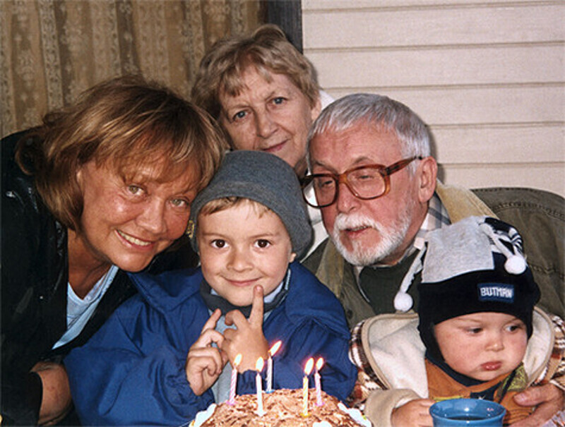 Даже расставшись, Лариса Лужина и Валерий Шувалов сохранили хорошие отношения. Их объединяют сын и внуки. Фото: семейный архив.