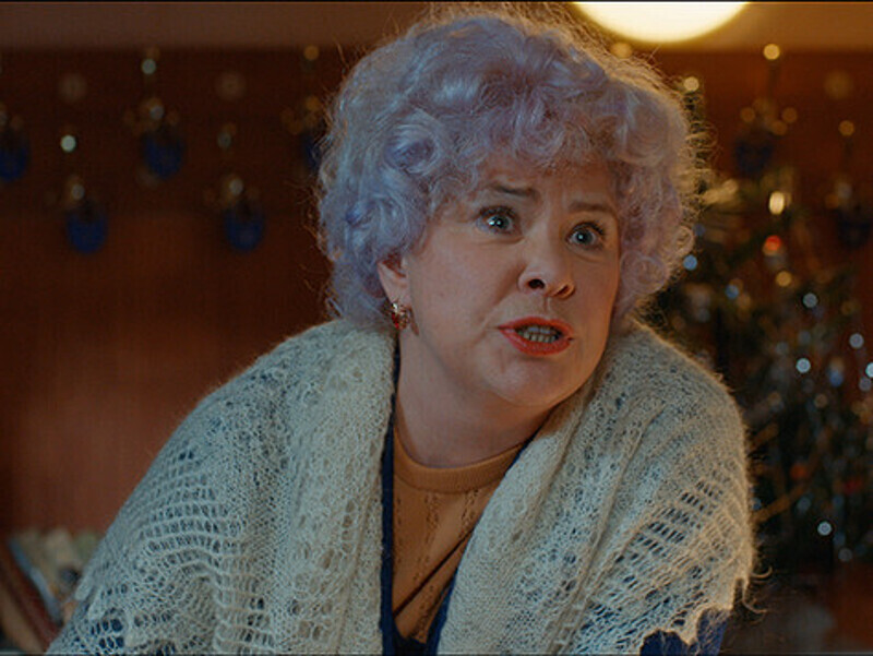 Татьяна Догилева в роли вахтерши. Фото: материалы пресс-служб.