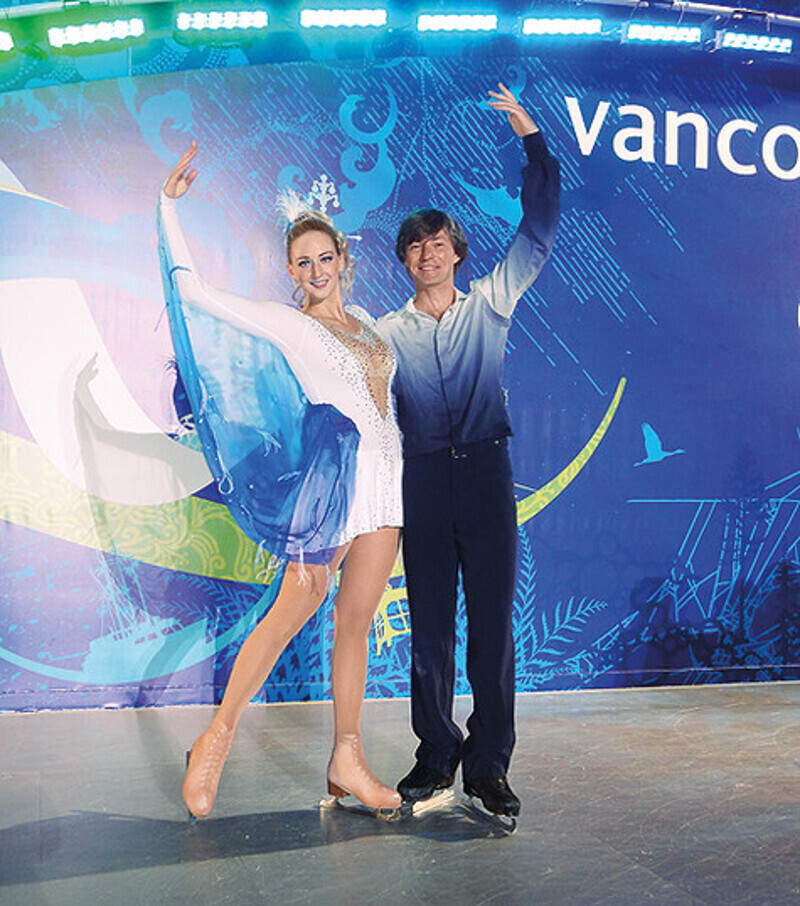 На коньках Олеся научилась кататься за полтора месяца (с Ильей Куликом. Уистлер, 2010 год). Фото: личный архив.