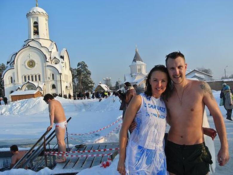 Певец T-killah с мамой. Фото: личный архив.