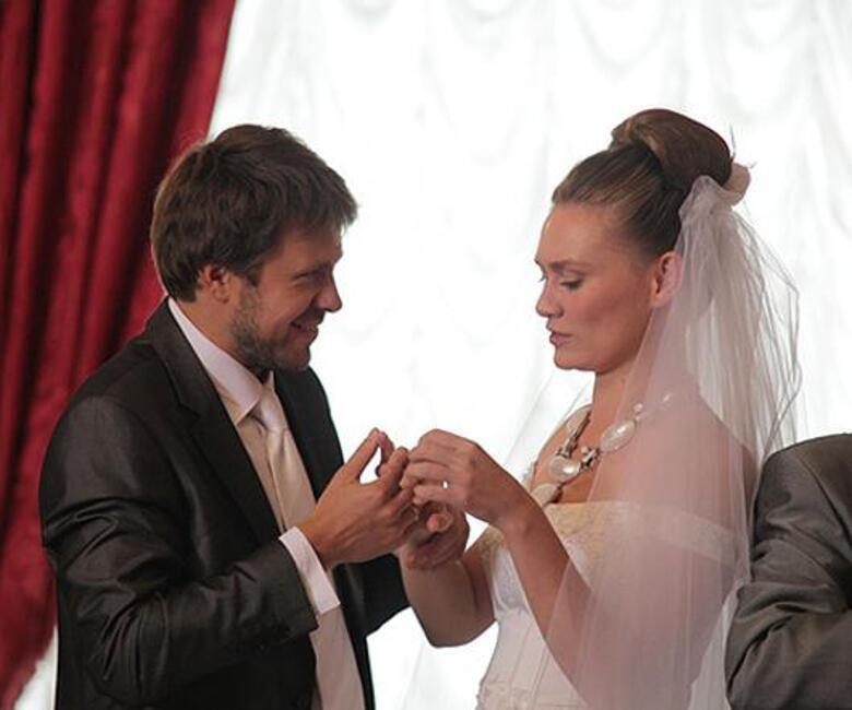 Мария Машкова познакомилась с Сергеем Перегудовым в ЗАГСе.