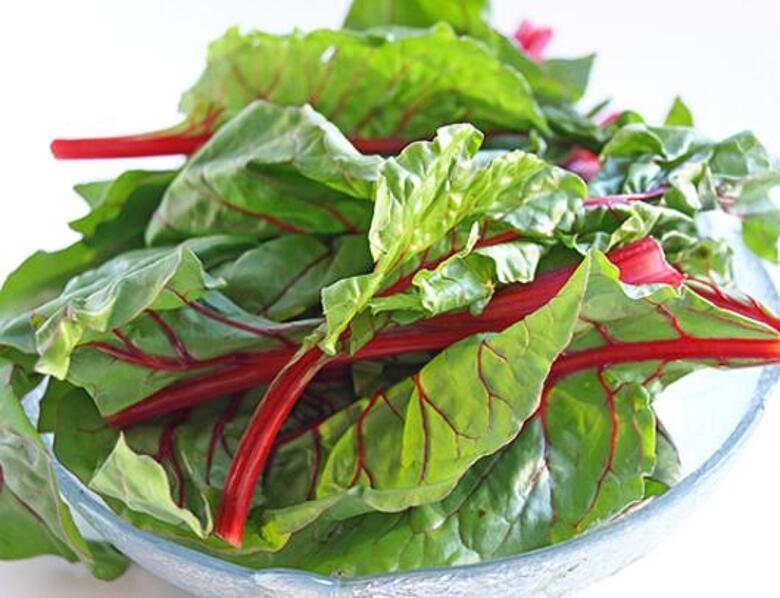 Мангольд - это заграничный "кузен" русской свеклы. Фото: Fotolia/PhotoXPress.ru.