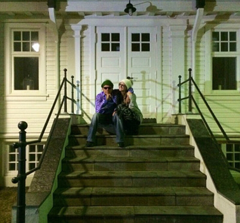 Чарли Шин и Бретт Росси. Фото: Twitter.com.