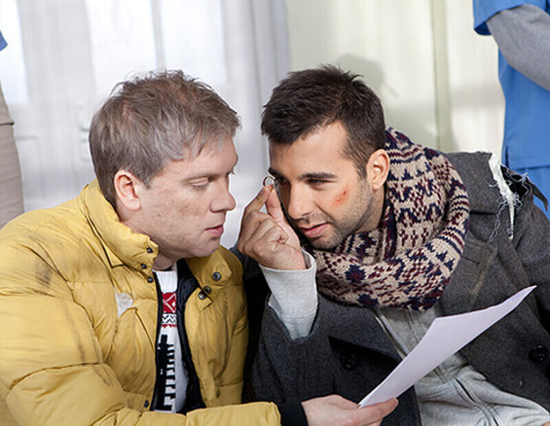 "Кошмар, когда они вдвоем попадают в психбольницу — это основано на реальной истории". Кадр из фильма "Елки-3".