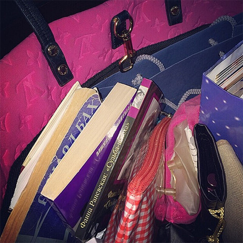 Книги Наташи Королевой. Фото: Instagram.com.