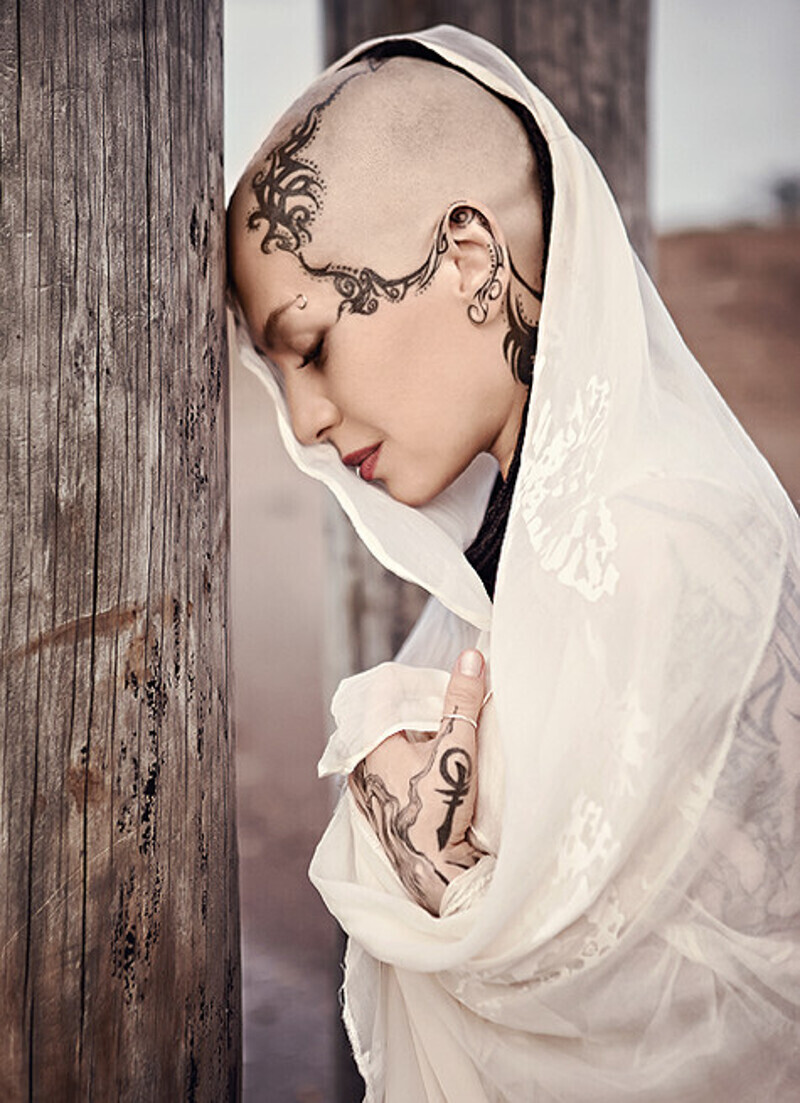 «Последние годы не обошлись без тяжелых потерь. Ураган, бушевавший в Нью-Йорке, нанес нашей семье серьезный урон. Погибли картины, написанные мной, но самой большой трагедией стала смерть папы». Фото: личный архив Наргиз Закировой.