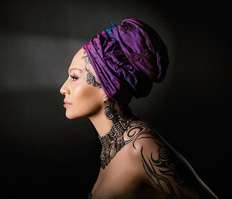 Красавица артистка нашла свое счастье только в третьем браке. Но никаких претензий к бывшим мужьям не высказывает. Фото: личный архив Наргиз Закировой.