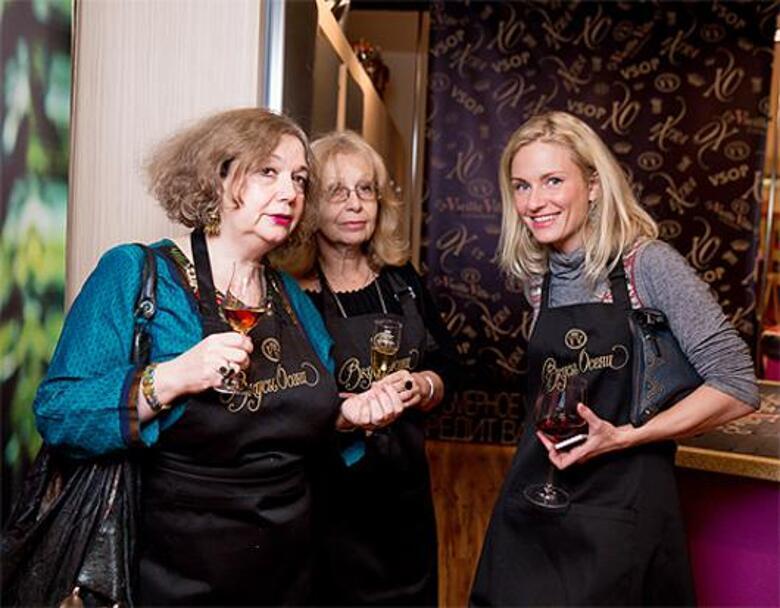 Мария Арбатов, Катя Гордон.