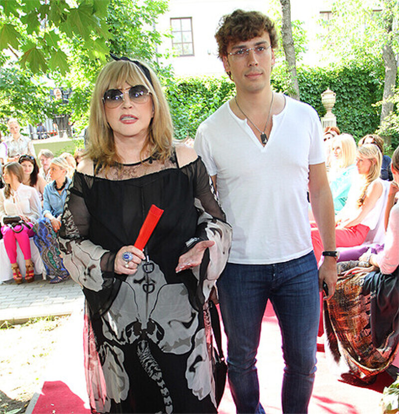 Пари так и не помогло Алле Пугачевой бросить курить. Фото: Лилия Шарловская.