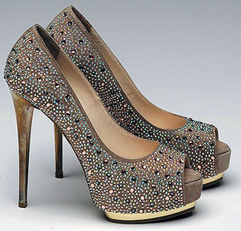 Волкова придумала несколько десятков моделей обуви. Фото: материалы пресс-служб.