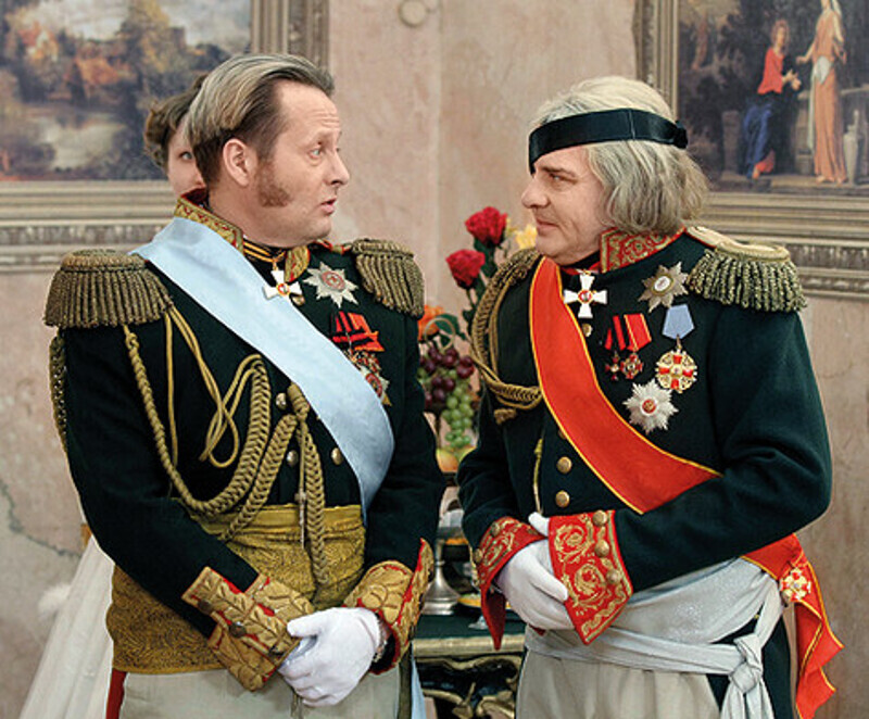 В сериале «Нереальная история» Радзюкевич примерил мундир и таким образом исполнил детскую мечту, загубленную на корню военкоматом. Фото: материалы пресс-служб.