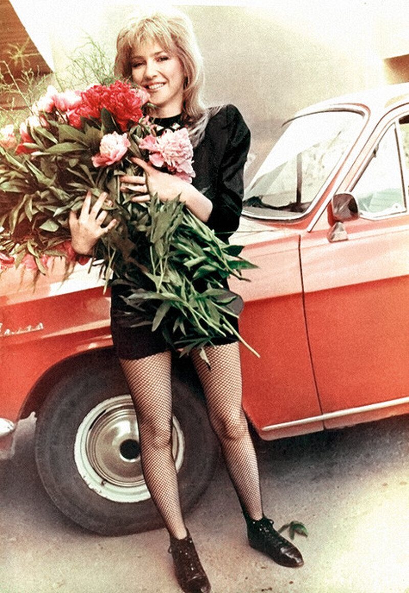 Одним из первых приобретений Екатерины стала «Волга» «пожарного» цвета. Фото: личный архив.