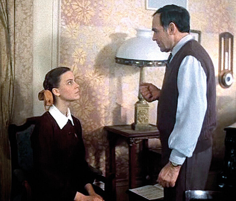 Юрий Кара встретил Иру Чериченко в коридоре Щукинского училища – с такими же косичками. И понял, что она идеально подходит на роль комсомолки Искры Поляковой. Фото: личный архив Ирины Чериченко.