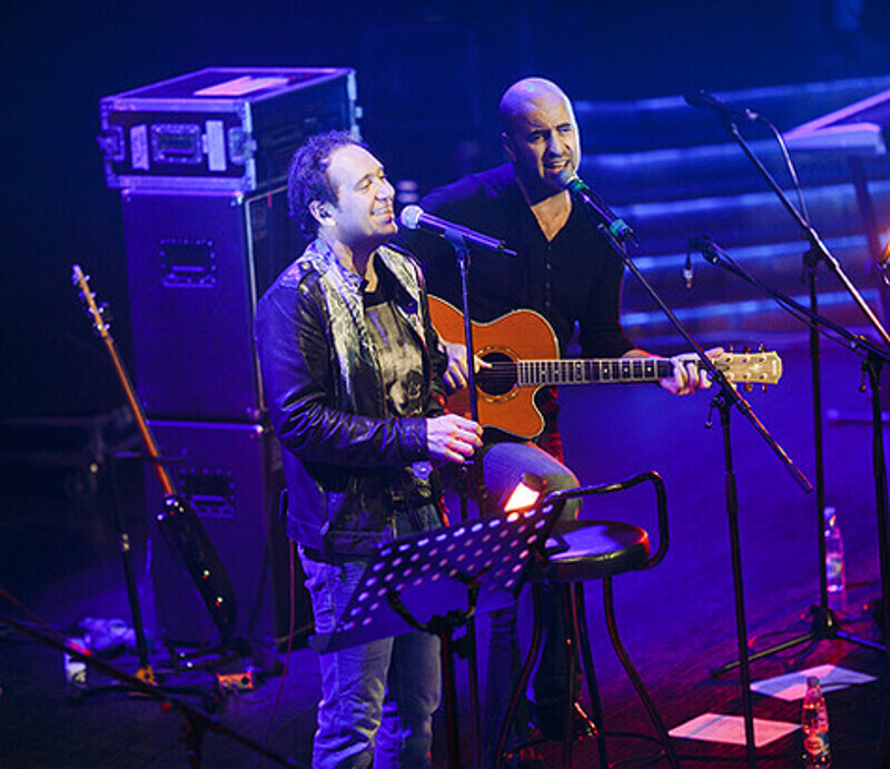 «Понятно, что когда я со своей физиономией пою о смерти, о любви, то кого-то это раздражает». Фото: материалы пресс-служб.