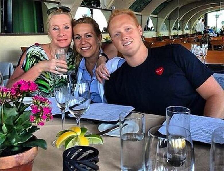 Оксана Пушкина с сыном и невесткой. Фото: Instagram.com.