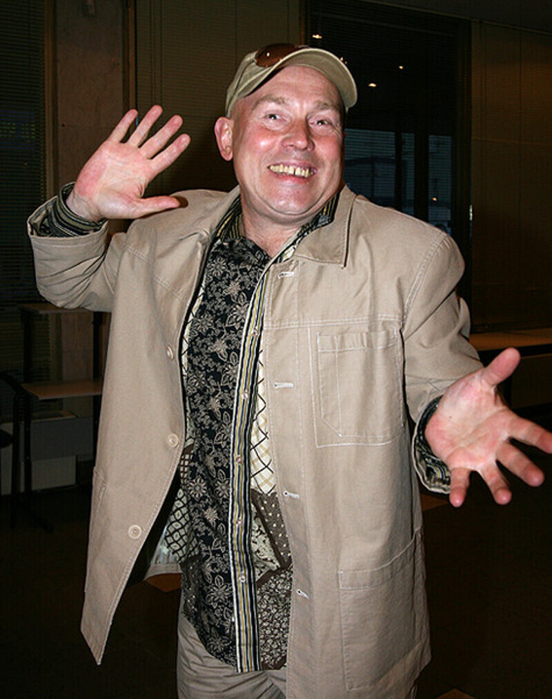 "Я сладкое люблю, матом ругаюсь. Не люблю людей, которые опаздывают. Это кажется, что я такой белый и пушистый". Фото: Геннадий Авраменко.