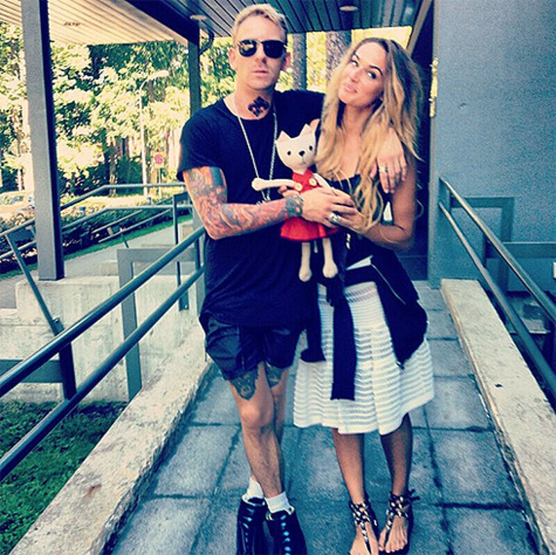 Алена Водонаева и Слава Пантеров во Франции. Фото: Instagram.com.