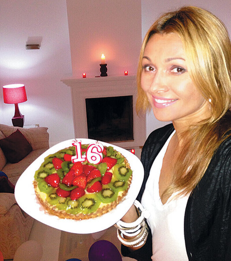 Ягодный пирог для именинника Анжелика испекла сама. Фото: материалы пресс-служб.
