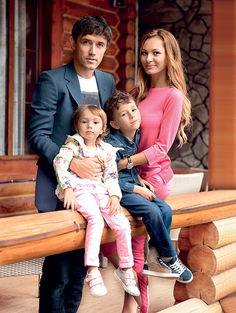 «Мои папа с мамой жили душа в душу. И мне всегда хотелось обрести такое же семейное счастье. Хороший, понимающий муж, дети – что может быть важнее для женщины?» Фото: личный архив.