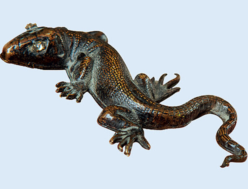 Эта фигурка сделана из венецианской бронзы XVIII века. Фото: Сергей Козловский.