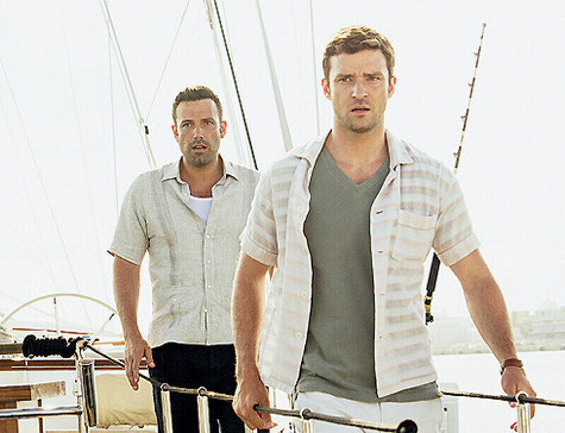 Бен Аффлек сыграл Ивана Блока — тайного владельца многомиллиардной сетевой игорной империи. Кадр из фильма «Va-банк».