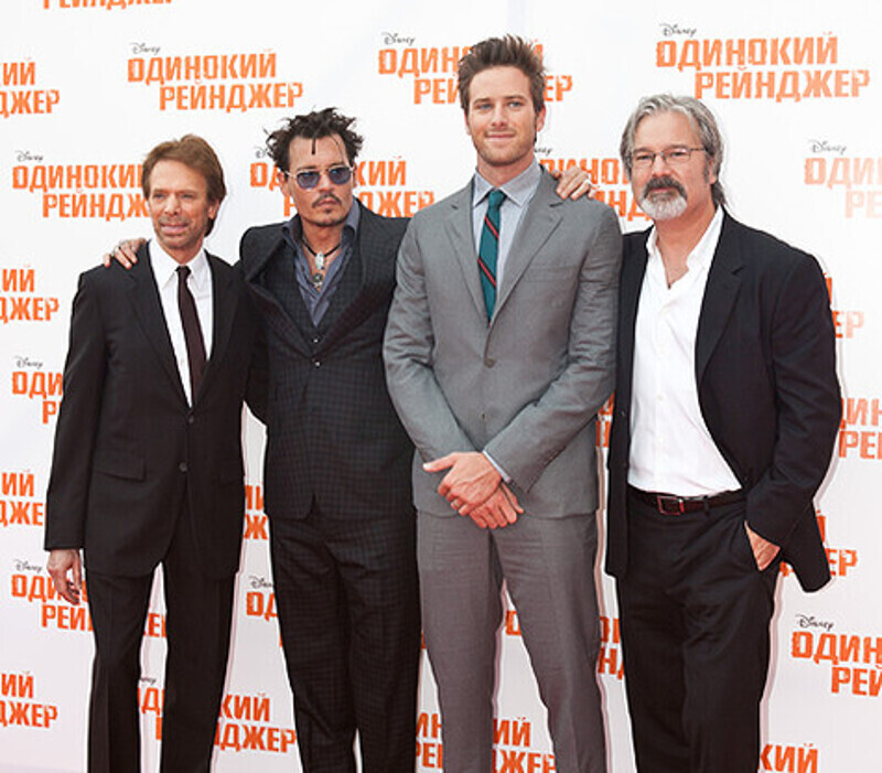 Джонни Депп, Арми Хаммер, Джерри Брукхаймер и Гор Вербински на премьере фильма «Одинокий рейнджер» в Москве. Фото: Fotodom.ru.