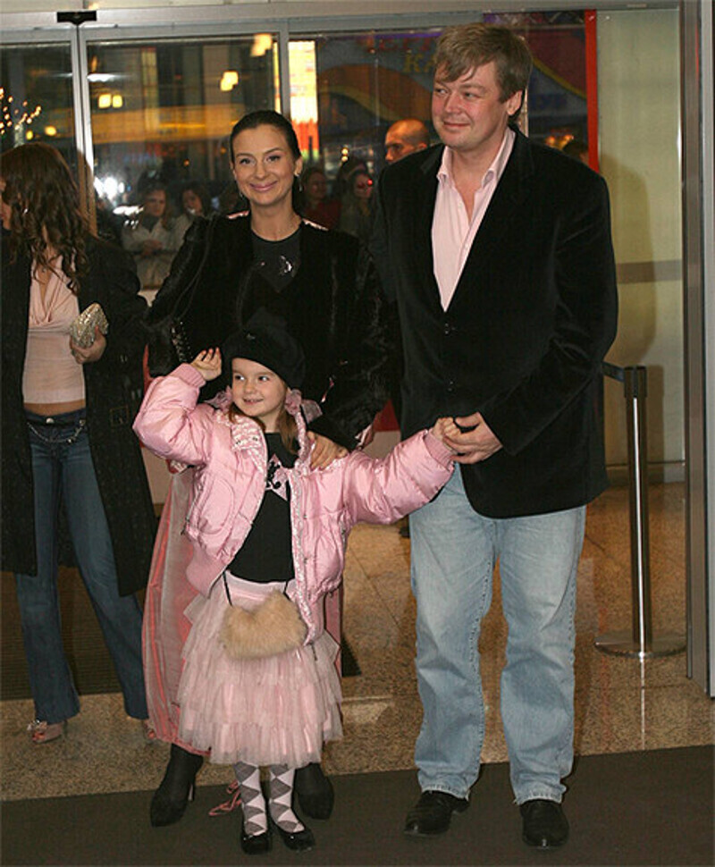 Екатерина и Александр Стриженовы с дочерью Сашей. Фото: Геннадий Авраменко.