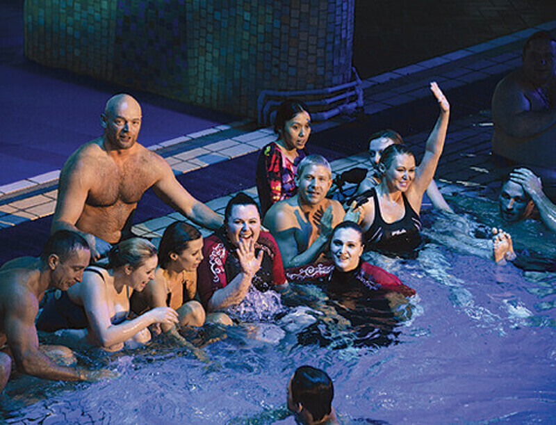 Участники команд «Акулы» и «Дельфины» соревновались между собою только в количестве очков. За кадром же общее дело и  сложности их сплотили. Фото: Руслан Рощупкин.