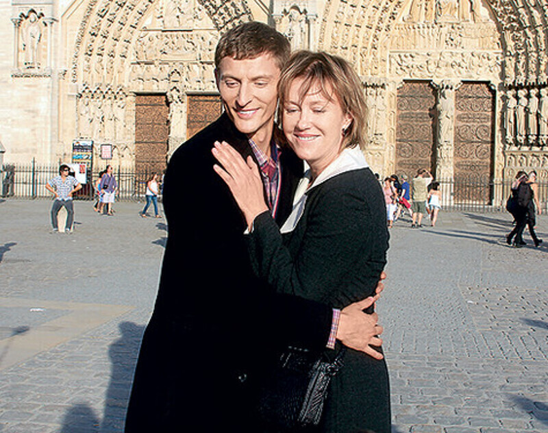 Как заметил сам шоумен, ему везет на роли в хороших фильмах и на партнеров по площадке. В лице Ирины Розановой он нашел любящую мать. Фото: материалы пресс-служб.