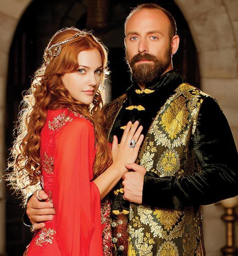 После съемок в сериале "Великолепный век" Мерьем Узерли проснулась звездой.