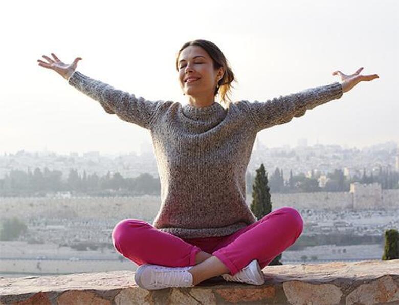 Елена Демэли.