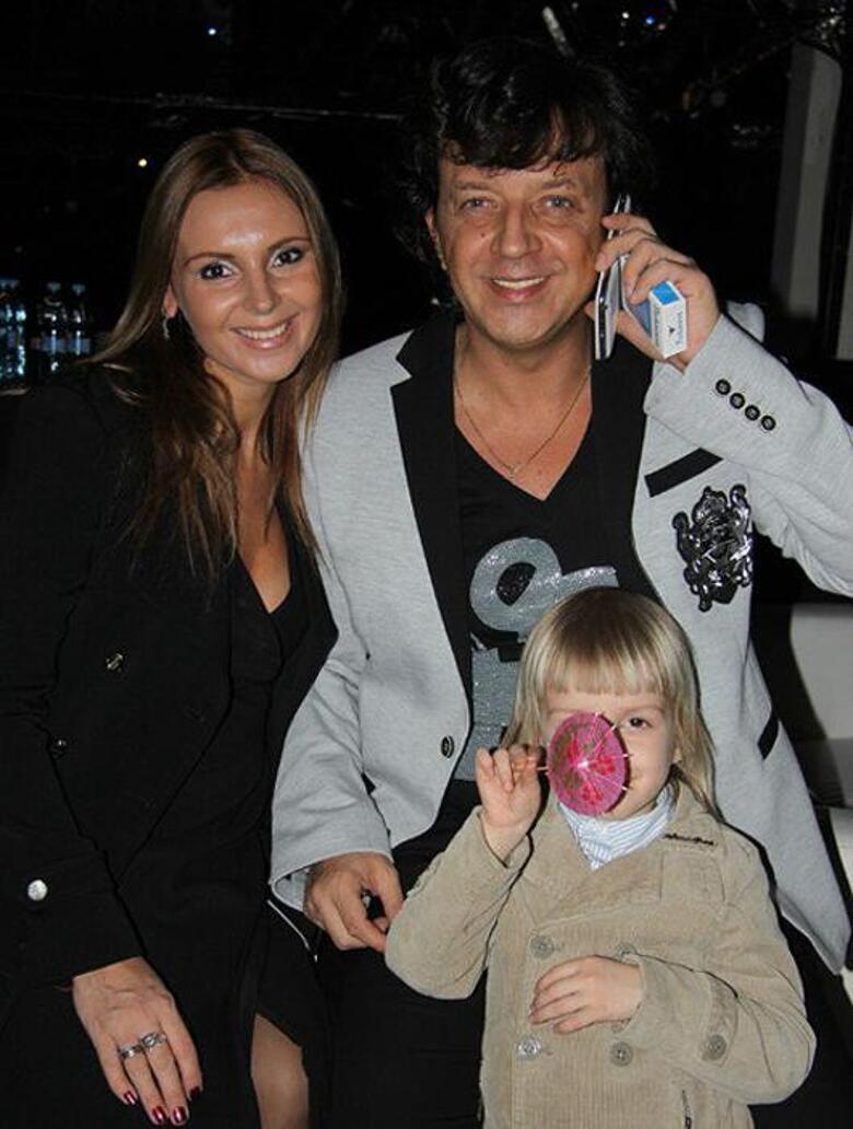 Рома Жуков с женой Еленой и сыном Никитой. Фото: личный архив.