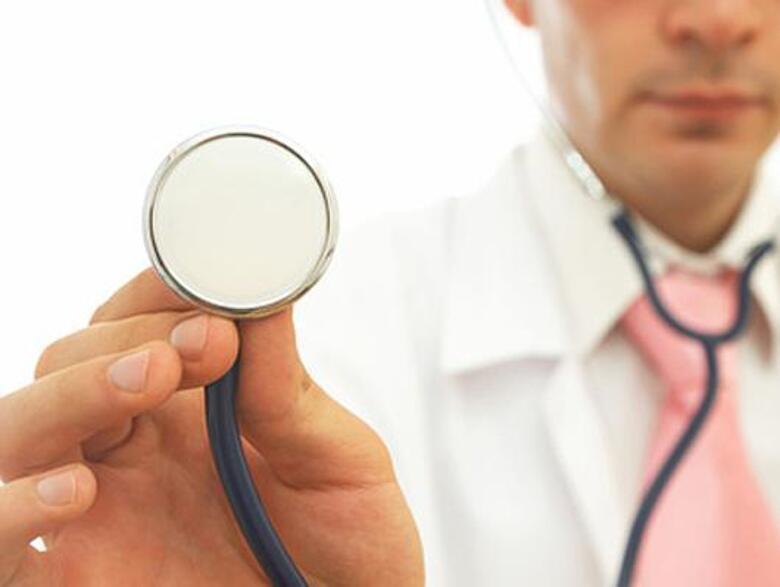 На ваши вопросы отвечает кандидат медицинских наук, врач высшей категории, кардиолог Владимир Богославский. Фото: Fotolia/PhotoXPress.ru.