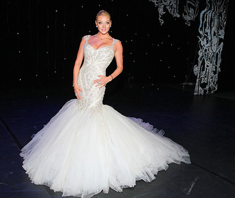 Платье Анастасии Волочковой шили в Лос-Анджелесе. Фото: Лилия Шарловская.